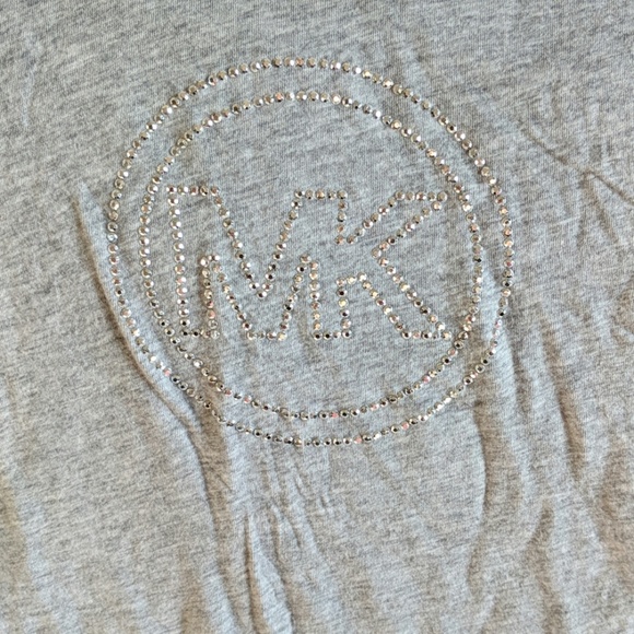 Clothes - Picture 2 of 3